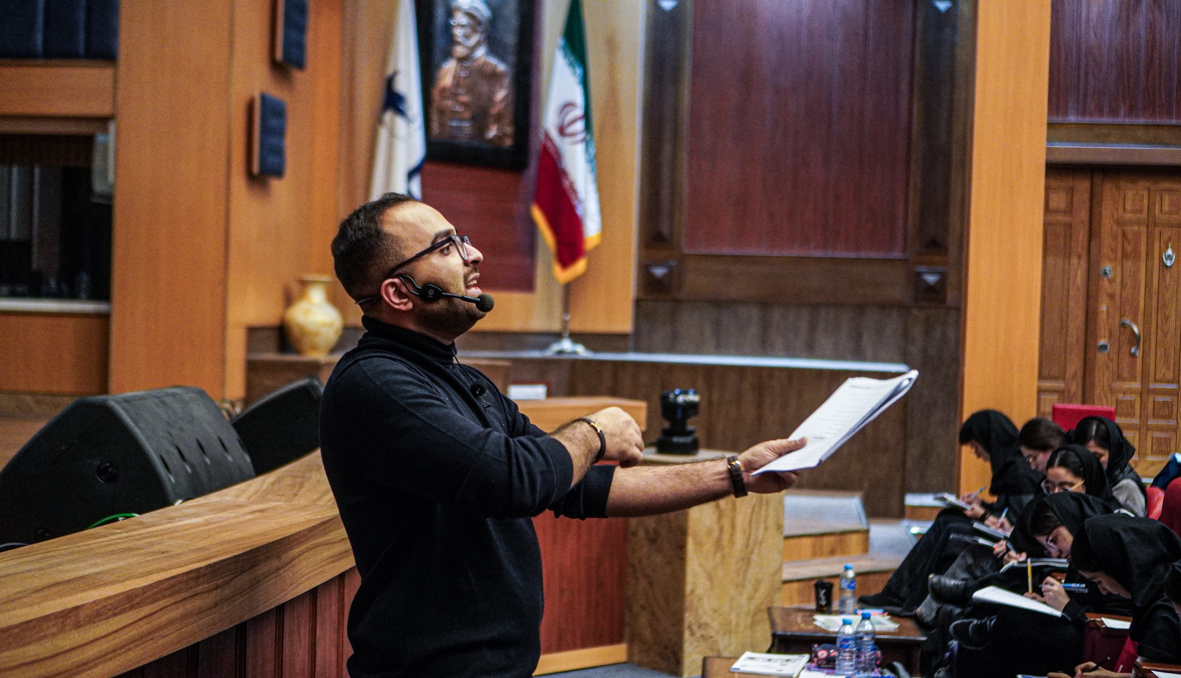 گالری نومیرا و دکتر کرمی پور